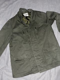 (Category: ) located in . Submitted by nckp.closet (Listing ID 1461963208, Image 1). Description: .