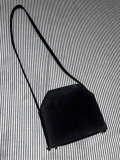 (Category: ) located in . Submitted by nckp.closet (Listing ID 1461960044, Image 1). Description: .