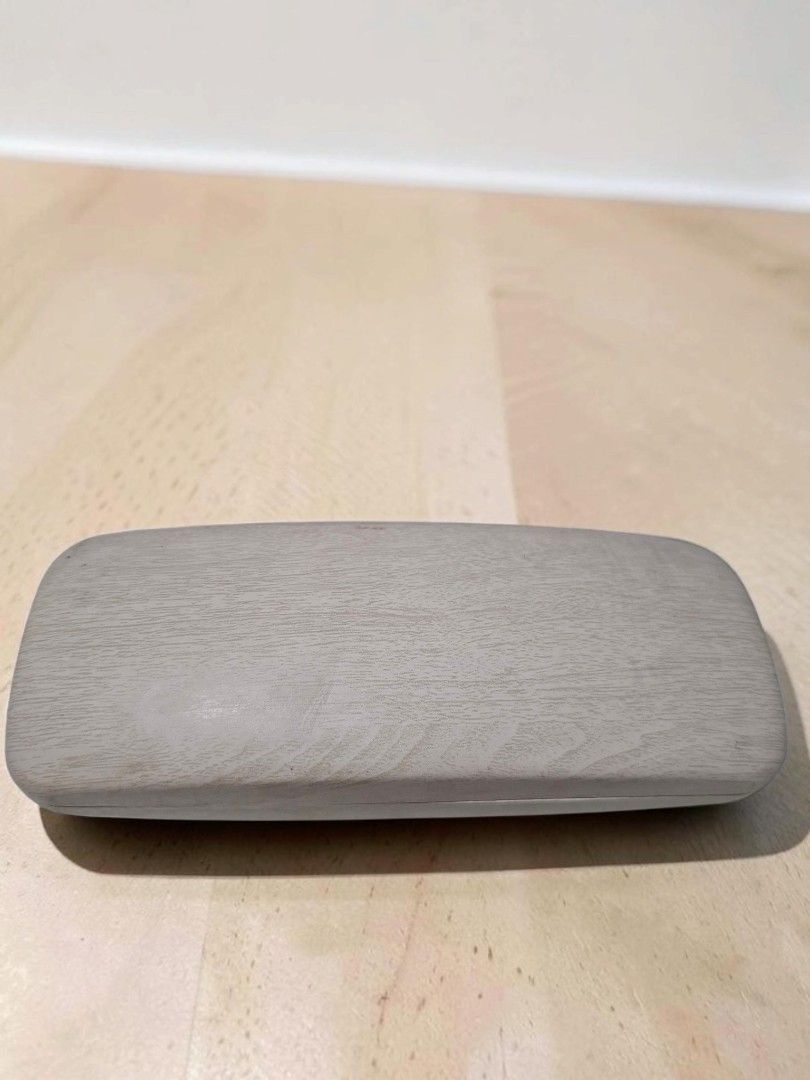 WOODEN EYEWEAR CASE (Category: Sunglasses & Eyewear) located in Las Pinas. Submitted by annachiaonair2037 (Listing ID 1461857142, Image 1). Description: WOODEN EYEWEAR CASE FROM JAPAN.