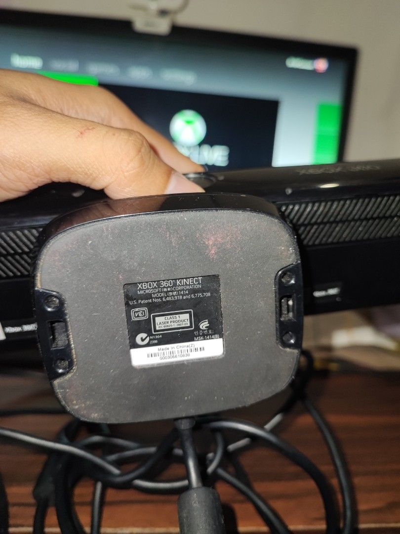 XBOX 360 Kinect Sensor (Category: Controllers) located in Manila. Submitted by pcltasenseigaming (Listing ID 1461929955, Image 2). Description: XBOX 360 Kinect Sensor 📌 Price 949 📌 Negotiable 📌 Details : Working Tested Normal na sa 2nd hand may Slight Scratch/Scratches 📌 2nd Hand Tested Working 📌 Can Send Pictures/Video Of Item With Time & Date 📌 Compatibility is buyer's responsibility 📌 PLEASE RATE MY MARKETPLACE PROFILE AFTER TRANSACTION