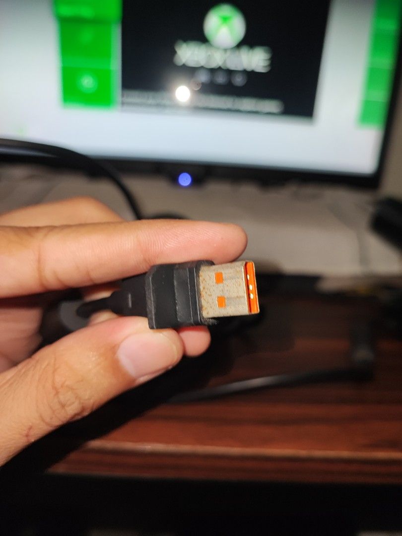 XBOX 360 Kinect Sensor (Category: Controllers) located in Manila. Submitted by pcltasenseigaming (Listing ID 1461929955, Image 3). Description: XBOX 360 Kinect Sensor 📌 Price 949 📌 Negotiable 📌 Details : Working Tested Normal na sa 2nd hand may Slight Scratch/Scratches 📌 2nd Hand Tested Working 📌 Can Send Pictures/Video Of Item With Time & Date 📌 Compatibility is buyer's responsibility 📌 PLEASE RATE MY MARKETPLACE PROFILE AFTER TRANSACTION