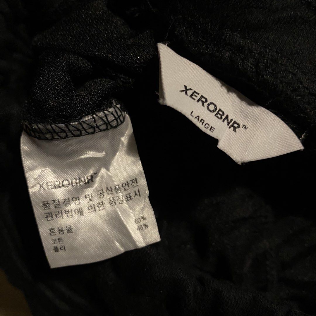 XEROBNR WIDE SWEATSHORTS (Category: Shorts) located in Davao. Submitted by makmoonthriftdvo (Listing ID 1461940080, Image 3). Description: XEROBNR BAGGY SWEATSHORTS Black Thick fabric Large on tag W 28-36 L 24 Thight 14 Hem 13 As new condition Davao.