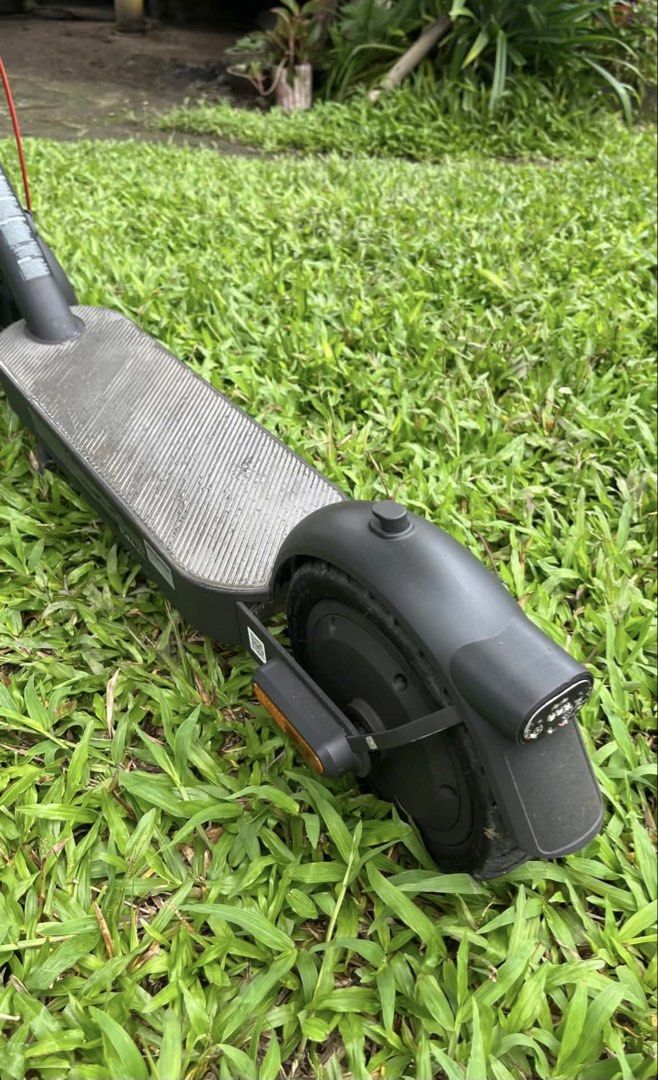 Xiaomi Electic Scooter 4 Pro (Category: Skates, Rollerblades & Scooters) located in Taguig. Submitted by royaldiadem (Listing ID 1461880406, Image 2). Description: Xiaomi Electric Scooter 4 Pro (2nd Gen) • 25km/h max. speed • 10,000mAh battery • 1000W max output power; 60km single charge • 120kg max. load; 19kg weight; 10” tubeless tires • Drum brake + E-ABS system Orig price is 29k. Slightly nego.
