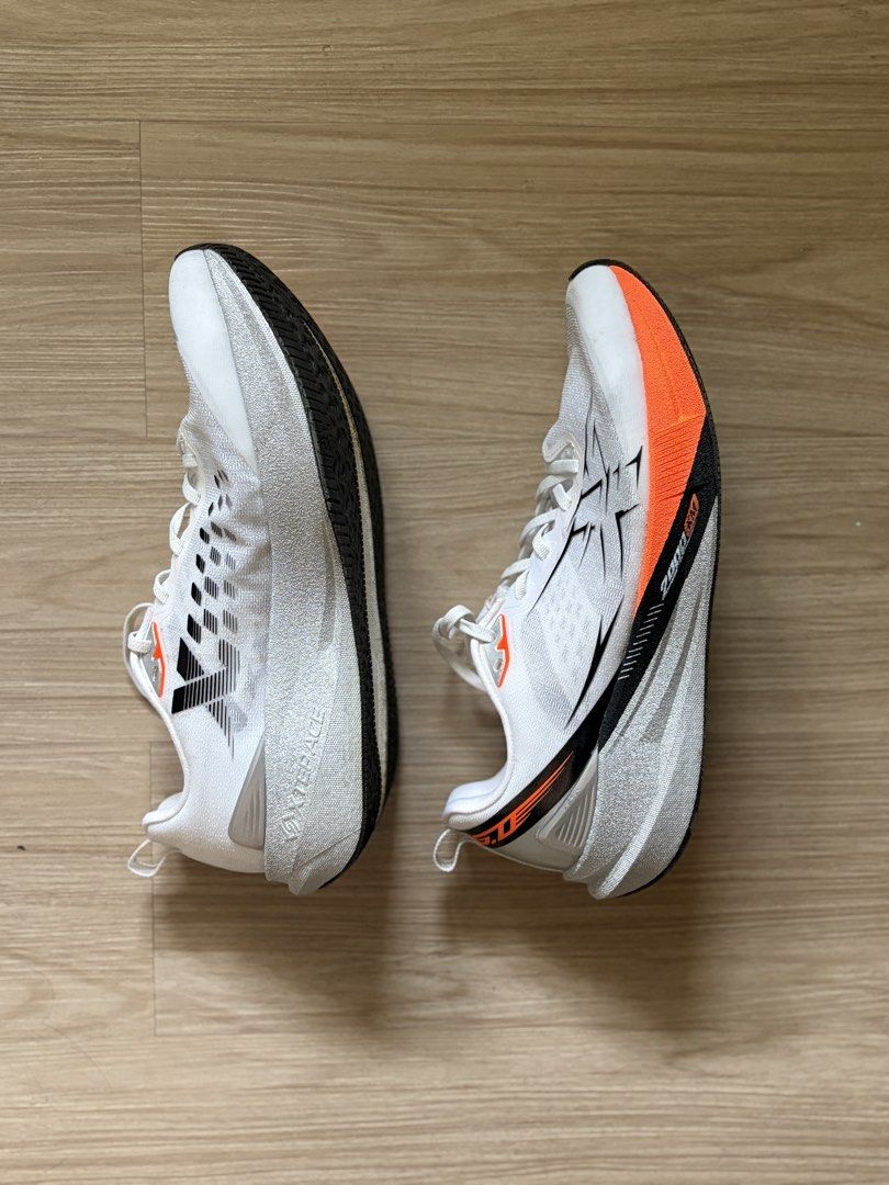 Xtep 2000KM 5.0 (Category: Casual Shoes) located in Mandaluyong City. Submitted by saulstationph (Listing ID 1461810582, Image 1). Description: Daily Trainer With box 📍Mandaluyong.