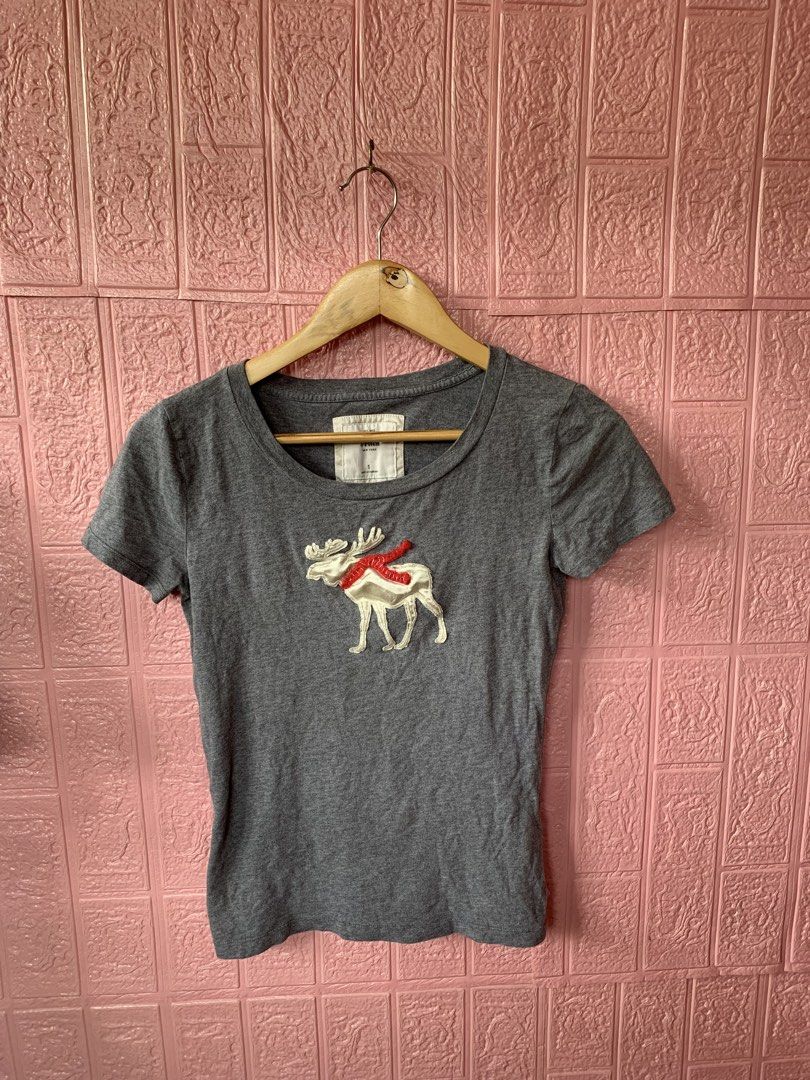 Y2K Abercrombie Shirt (Category: Shirts) located in Kabacan. Submitted by mansourrrrrr (Listing ID 1461949951, Image 1). Description: Y2K Abercrombie Shirt Size: Small Excellent Condition No issue.