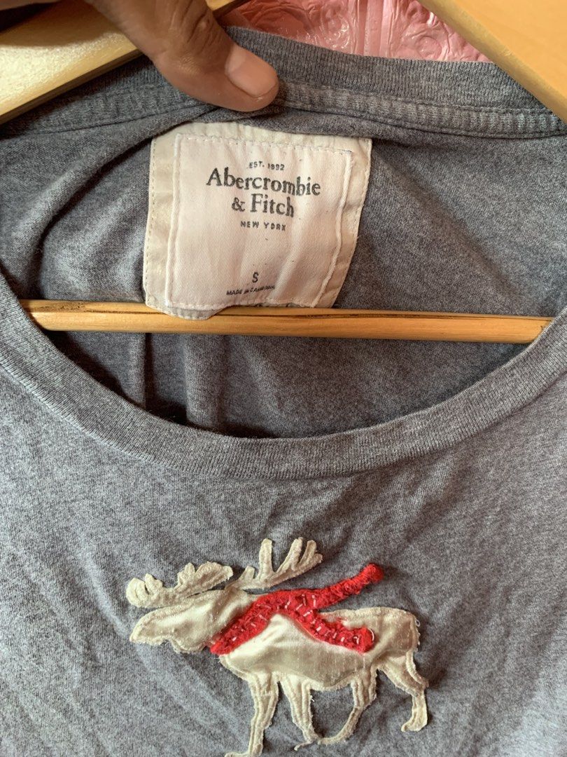 Y2K Abercrombie Shirt (Category: Shirts) located in Kabacan. Submitted by mansourrrrrr (Listing ID 1461949951, Image 2). Description: Y2K Abercrombie Shirt Size: Small Excellent Condition No issue.