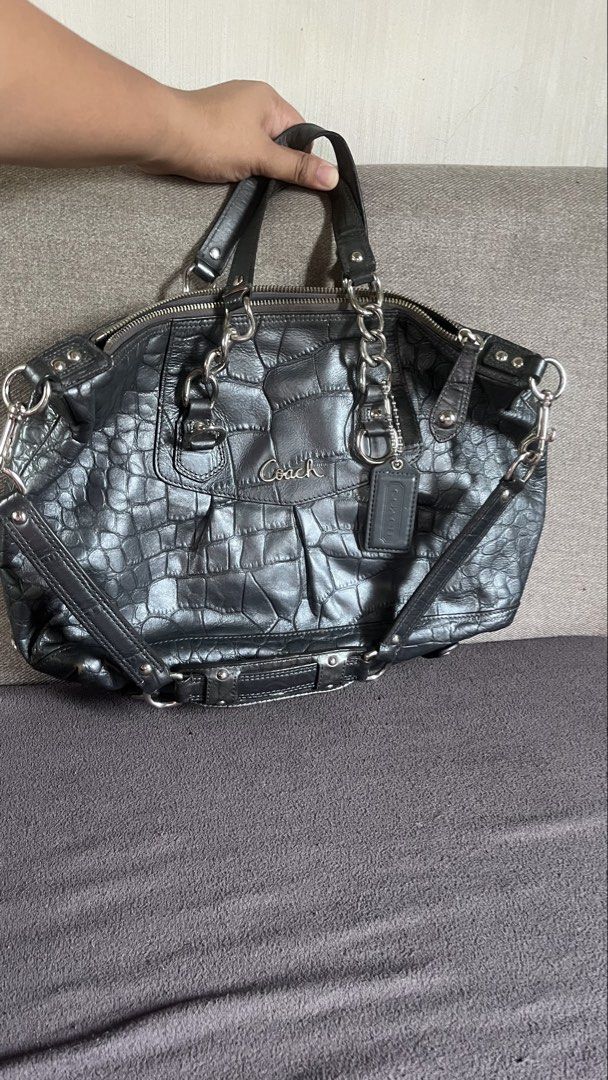 Y2k Coach Ashley in Croc Slate Gray (Category: Shoulder Bags) located in Camalig. Submitted by gomezchels87919 (Listing ID 1461819973, Image 2). Description: Selling low. Need to declutter. Location Legazpi City. Can ship thru JnT.