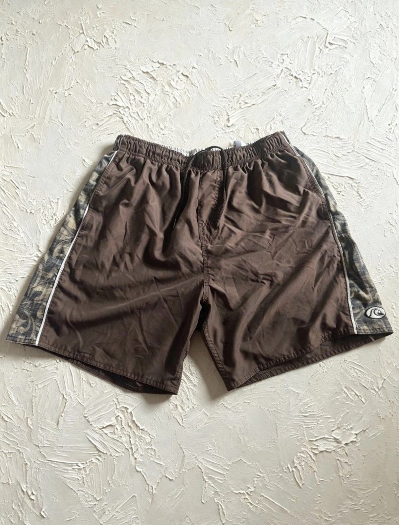 Y2K QuickSilver Edition Short (Category: Shorts) located in Manila. Submitted by iceman_17 (Listing ID 1461849894, Image 1). Description: Y2K QuickSilver Edition Brown Short Size M on tag.