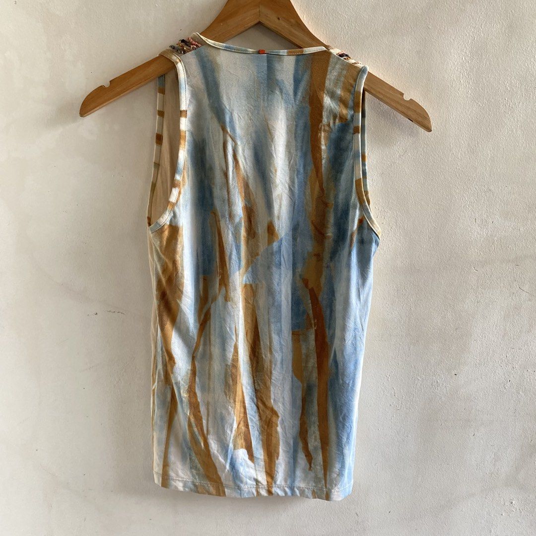Y2k Save The Queen Tank top Blouse (Category: Others Tops) located in Davao. Submitted by bangers01 (Listing ID 1461923652, Image 3). Description: .