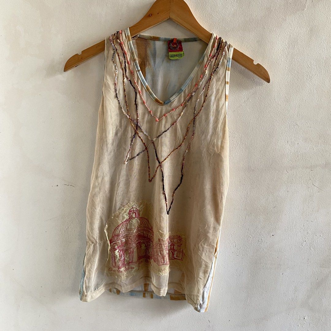 Y2k Save The Queen Tank top Blouse (Category: Others Tops) located in Davao. Submitted by bangers01 (Listing ID 1461923652, Image 1). Description: .