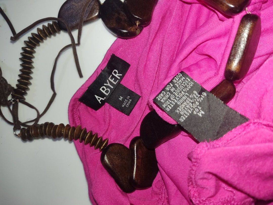 Y2K STYLE HALTER TOP (Category: Others Tops) located in Mabitac. Submitted by axelverador (Listing ID 1461931721, Image 2). Description: .