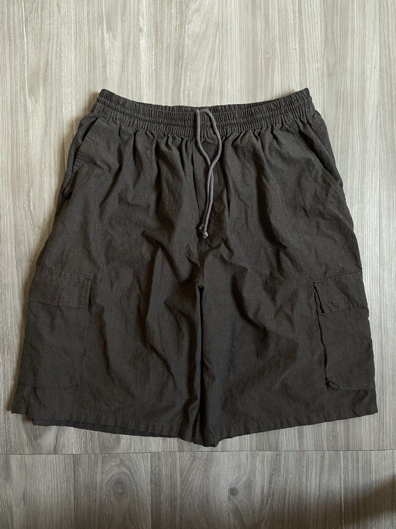 YAGO Cargo Shorts 4XL Grey Drawstring Waist (Category: Shorts) located in Cavite. Submitted by hail1530 (Listing ID 1461877393, Image 1). Description: - Brand: YAGO - Color: Grey - Style: Cargo Shorts - Size: 4XL - Features: Elastic waistband with drawstring, two side pockets, two cargo pockets - Origin: Made in China.