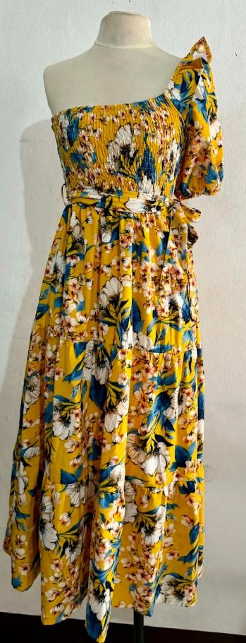 Yellow Floral Maxi Dress (Category: Dresses) located in Manila. Submitted by hyper.hertz (Listing ID 1461826100, Image 1). Description: .