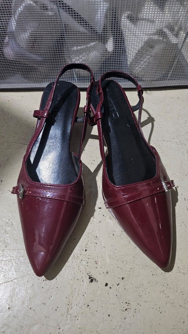 Yoto Kitten Heels (Category: Flats & Sandals) located in Meycauayan. Submitted by usernamenot.found (Listing ID 1461846131, Image 1). Description: - Bought sa orange app for 200+ - Used twice.