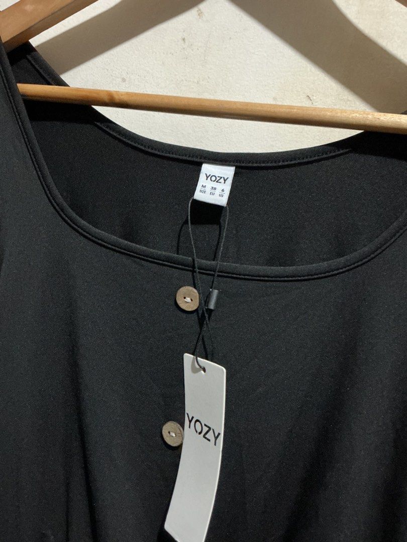 YOZY ROMPER SHORT (Category: Rompers) located in Dagupan City. Submitted by trendies_collection (Listing ID 1462011712, Image 2). Description: Brand new with pouch and hang tag Medium on tag, fit up to large No issue Buttons not working.