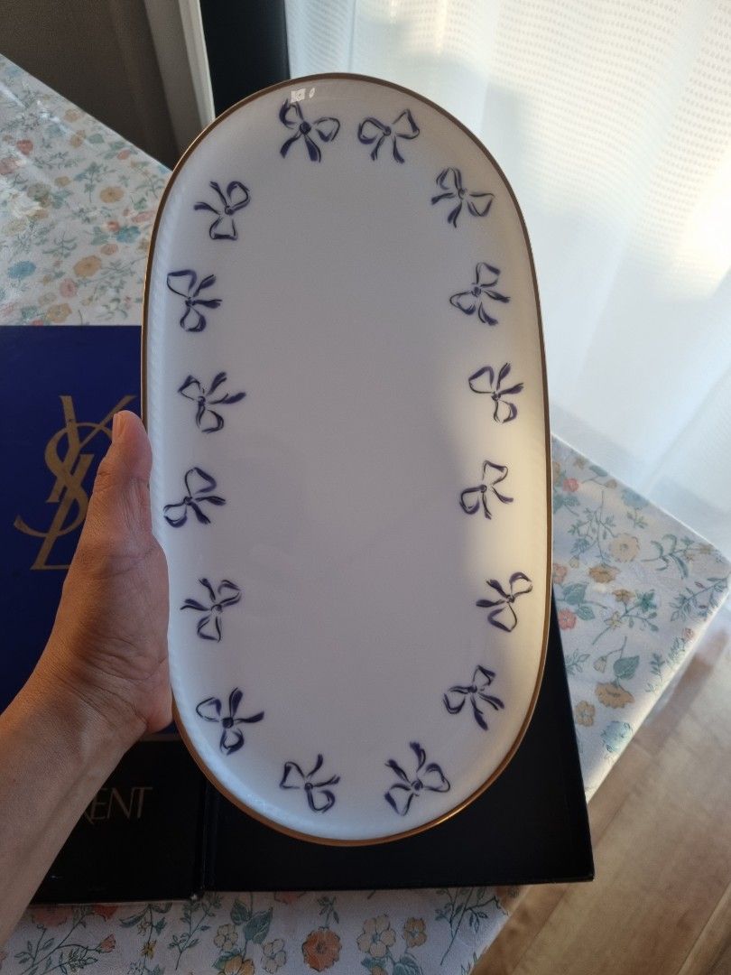 YSL Blue Ribbon Long Plate (Category: Dinnerware & Cutlery) located in Porac. Submitted by tokyohome (Listing ID 1461815134, Image 3). Description: Blue Ribbon Long Plate Php 1,700 only At its best price On hand 🎌 1pc 🎌 Unused with box # 57 . . . . . #givenchyphilippines #givenchyph #givenchycupsph #cupsphilippines teacupsphilippines cupsphilippines mugsphilippines platesphilippines givenchyphilippines Disclaimer: Independent and non-affiliated