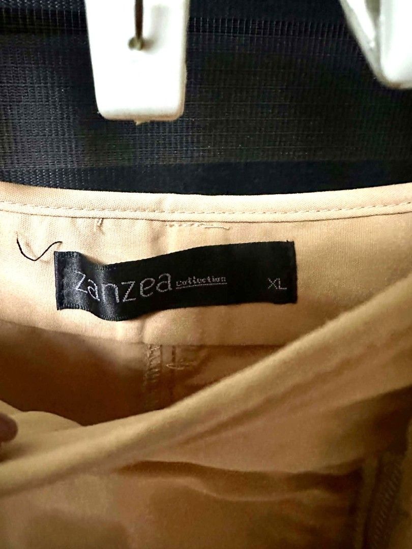 Zanzea shorts beige (Category: Shorts) located in Manila. Submitted by franeyney (Listing ID 1461800287, Image 2). Description: zanzea shorts beige xl 250 plus sf.
