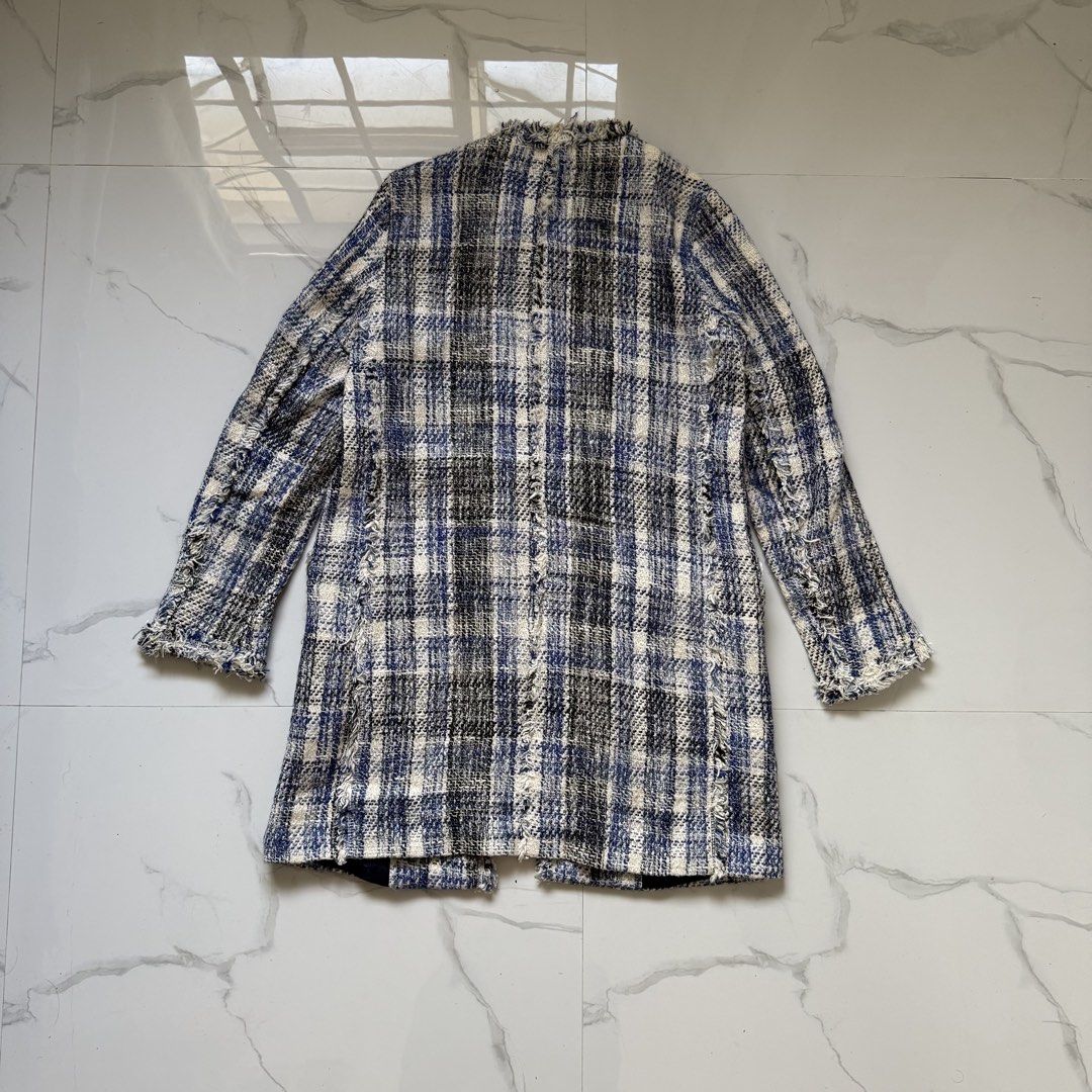 Zara Basic Tweed Long Jacket (Category: Coats, Jackets and Outerwear) located in Santo Tomas. Submitted by the580closet (Listing ID 1461860568, Image 2). Description: - Size: XS 18 inches - chest 32 inches - length 14 inches - shoulder 21.5 inches - sleeves length .