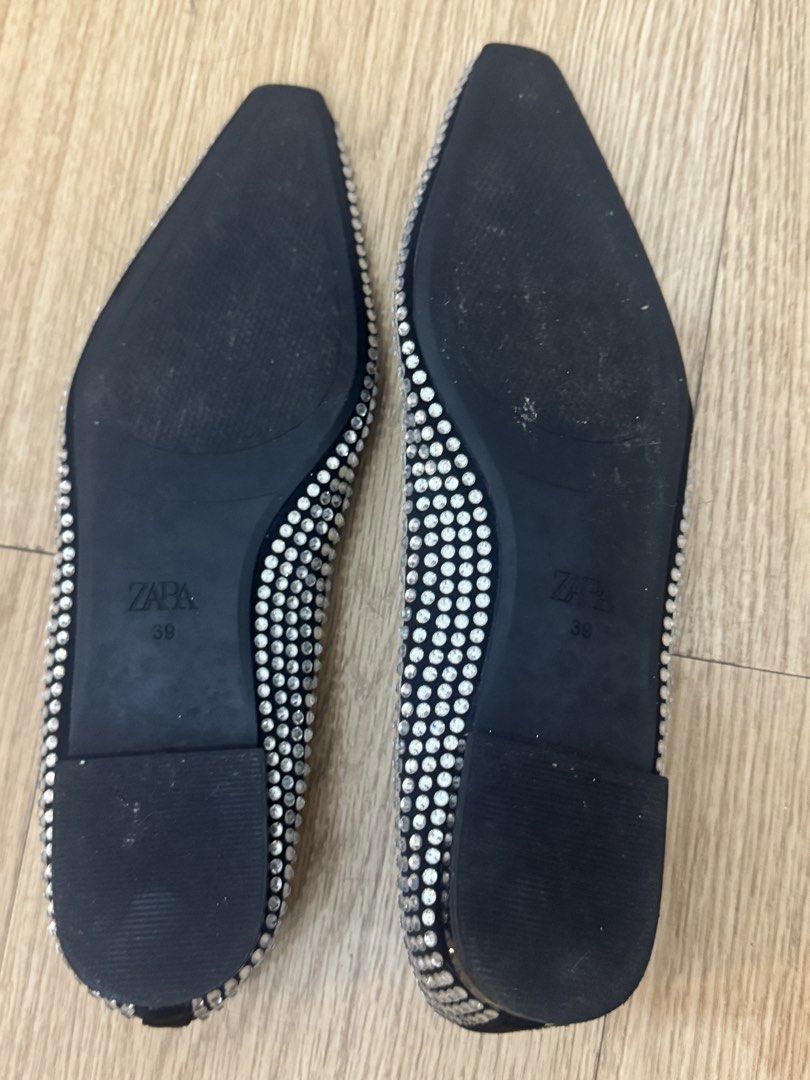 Zara Bedazzled Flats (Category: Flats & Sandals) located in Davao. Submitted by lovedbyejane (Listing ID 1461939198, Image 3). Description: FS: ZARA bedazzled flats size 39 never been used very good condition can pass as new.