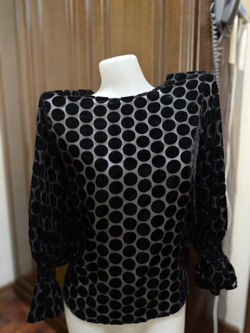 Zara Black Polkadots Sheer Top (Category: Blouses) located in Del Monte. Submitted by kbshoppingaccount (Listing ID 1461828663, Image 1). Description: Used only once 🤍 Really good, it’s not see through, just a bit sheer. .