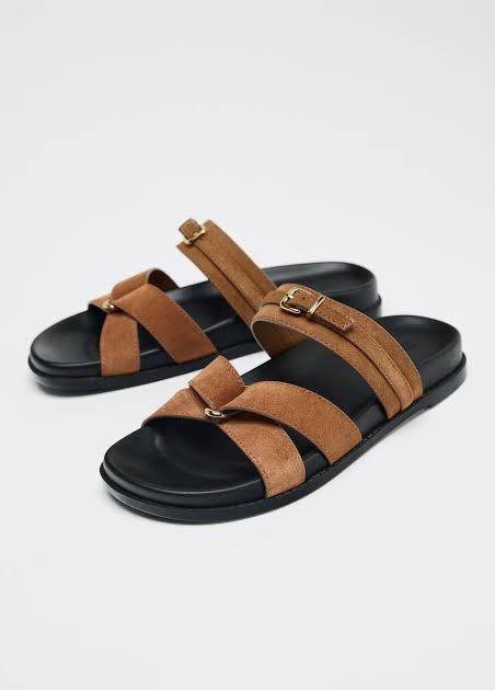 Zara leather flats 💯 authentic (Category: Flats & Sandals) located in Manila. Submitted by clothingconcept (Listing ID 1461932515, Image 1). Description: .