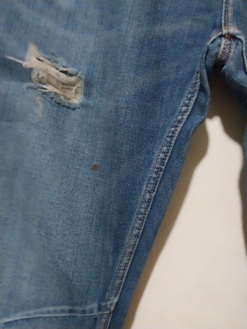 ZARA MAN Distressed Blue Denim Jeans (Category: Jeans) located in Manila. Submitted by PrinceDani.Clothing (Listing ID 1461849957, Image 3). Description: zara man denim tattered pants Size 30in waist 34in length excellent condition .