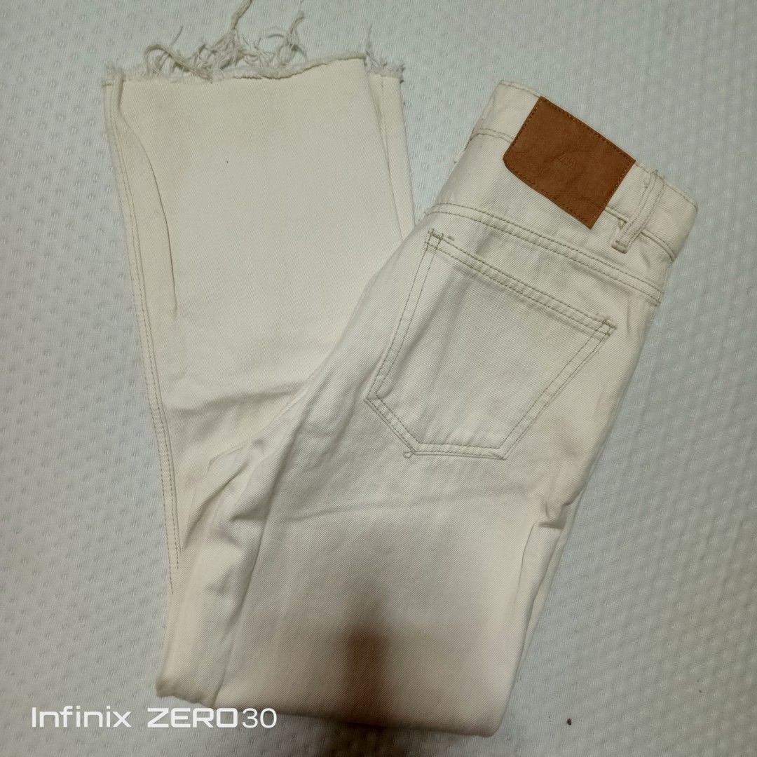 ZARA MEN PANTS 30 (Category: Coats, Jackets and Outerwear) located in Quezon City. Submitted by ahyaladyblue (Listing ID 1461964052, Image 2). Description: .