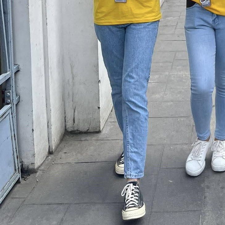 Zara Mom Jeans (Category: Jeans) located in Manila. Submitted by urpradabae (Listing ID 1461928502, Image 2). Description: RFS: decluttering.