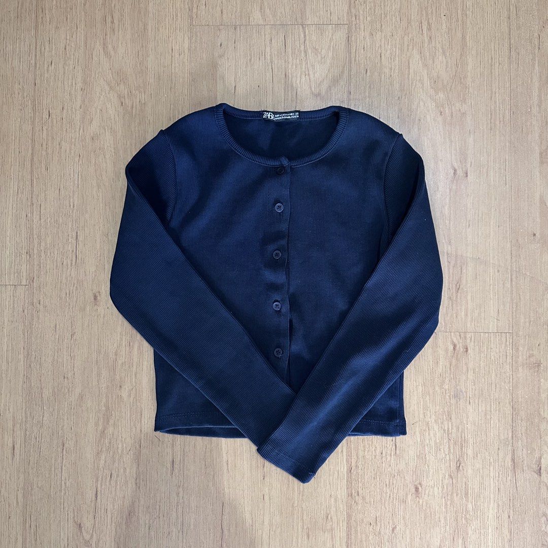 Zara Navy Blue Button Up Top (Category: Longsleeves) located in Cabuyao City. Submitted by hyugaclan (Listing ID 1461870974, Image 1). Description: .