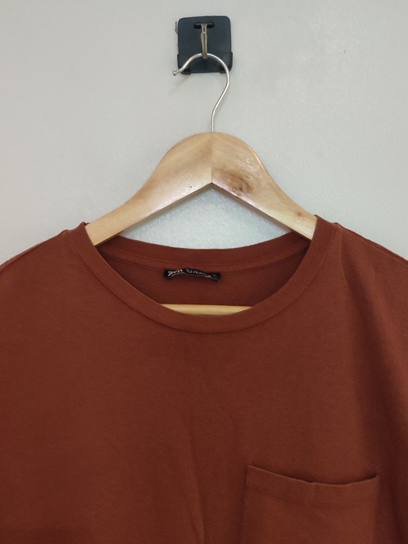 Zara Oversized Pocket Tee (Category: Tshirts & Polo Shirts ) located in Ibajay. Submitted by trendholicrepublique (Listing ID 1461844496, Image 2). Description: Zara Oversized Pocket Tee 59 Php Color Rate 9.0/10 Small On Tag (Best Fit Large) Very Good Condition (need wash).
