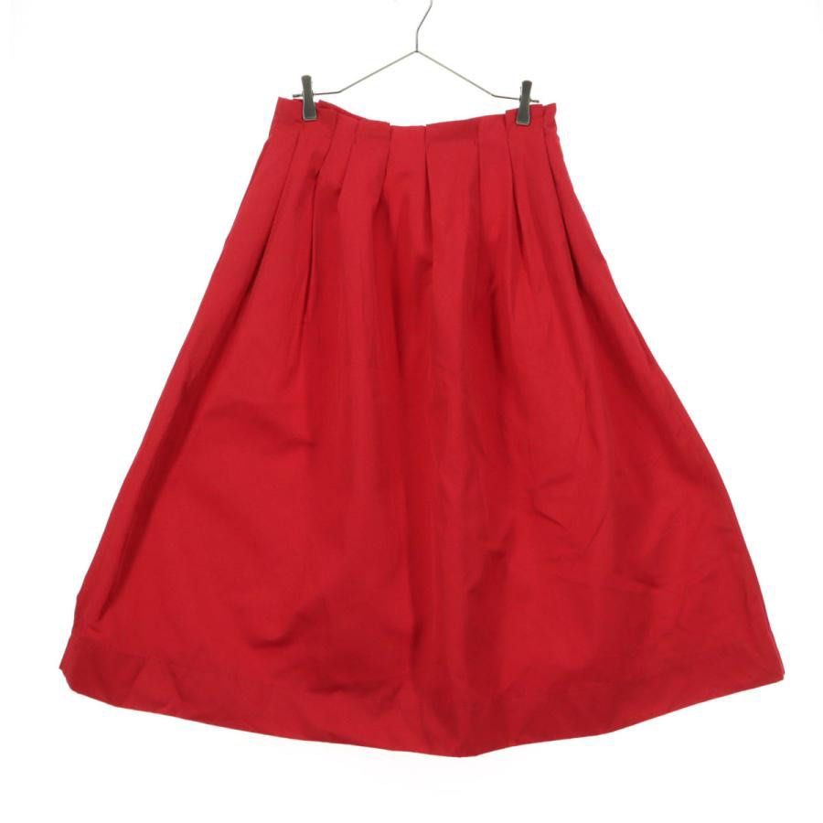 Zara Red Skir (S) (Category: Skirts) located in Gapan. Submitted by trxmyjs (Listing ID 1461896652, Image 3). Description: Runs big With pockets.