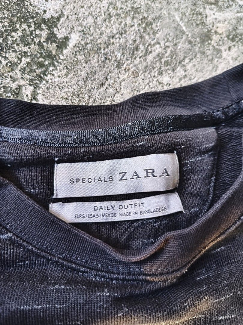 Zara Specials Black Sweatshirt (Category: Coats, Jackets and Outerwear) located in Cavite. Submitted by benta.ni.jm (Listing ID 1461814861, Image 2). Description: Size: S Dimensions: 18.5 x 24 Condition: 10/10 Color Rate: 10/10 Issue: 📩📩📩.