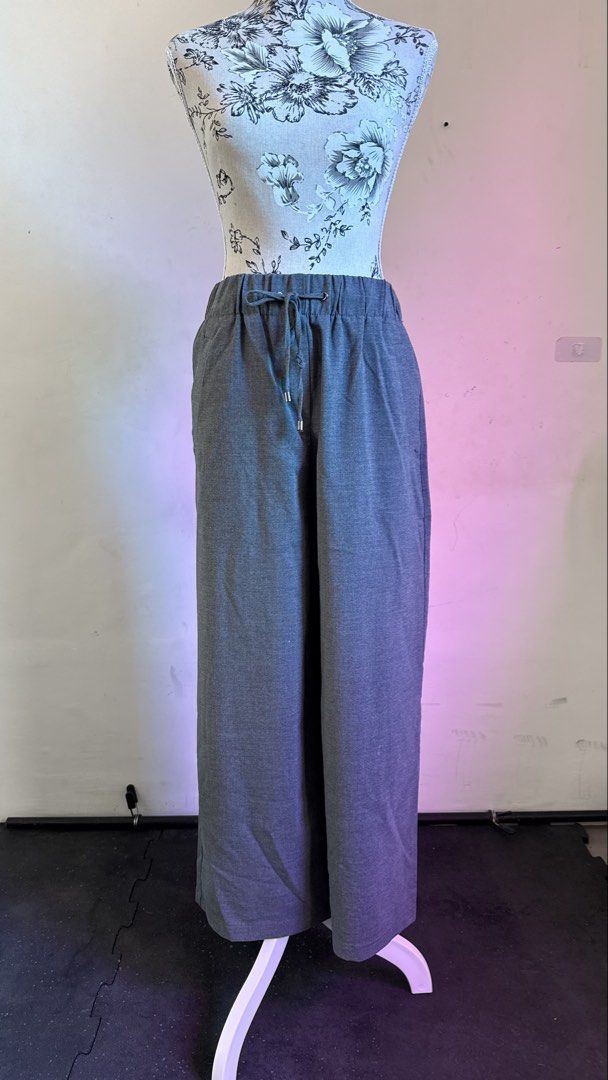 Zara Trousers (Category: Other Bottoms) located in Lapu Lapu. Submitted by prelovedstuffshop (Listing ID 1461866914, Image 1). Description: .