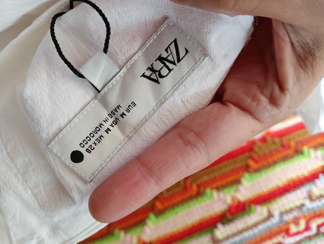 Zara White Knot Skirt (Category: Skirts) located in Rizal. Submitted by timeless_shop (Listing ID 1461873156, Image 3). Description: 🔥 ORIGINAL Zara White Knot Skirt - Medium 📏 Length: 16 inches 📐 Width Waistline: 15 inches flat / 30 paikot Size Fit 29 -31 Waistline 👗 Size: M / EU 38 / UK 10 / US 26 🎨 Color: Pure White 💯 Condition: 10/10 - Like New! ✨ 🎨 Color Rate: 10/10 - Puting-puti - Hindi ko nasuot ito - Maayos at malinis din 📌 Detail