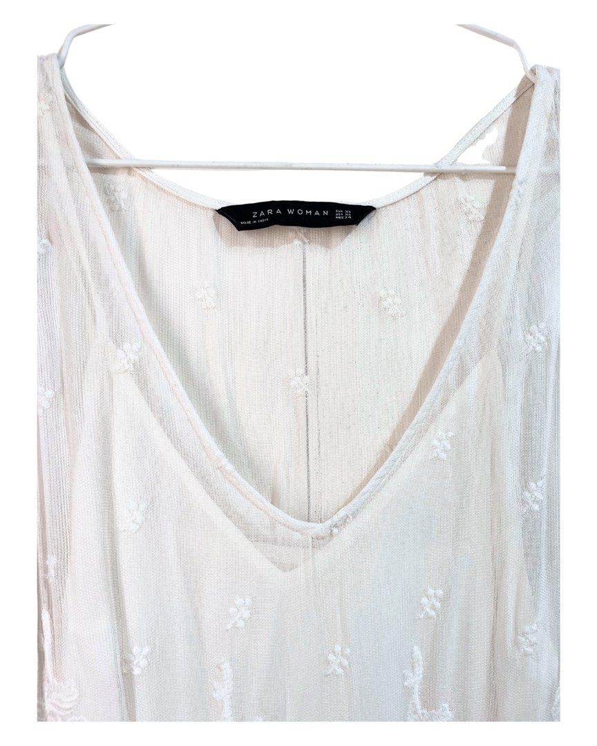 Zara White Lace Maxi Dress (Category: Dresses) located in Baguio. Submitted by lovelemons (Listing ID 1461835022, Image 3). Description: Zara White Lace Maxi Dress Small Excellent condition No flaws.