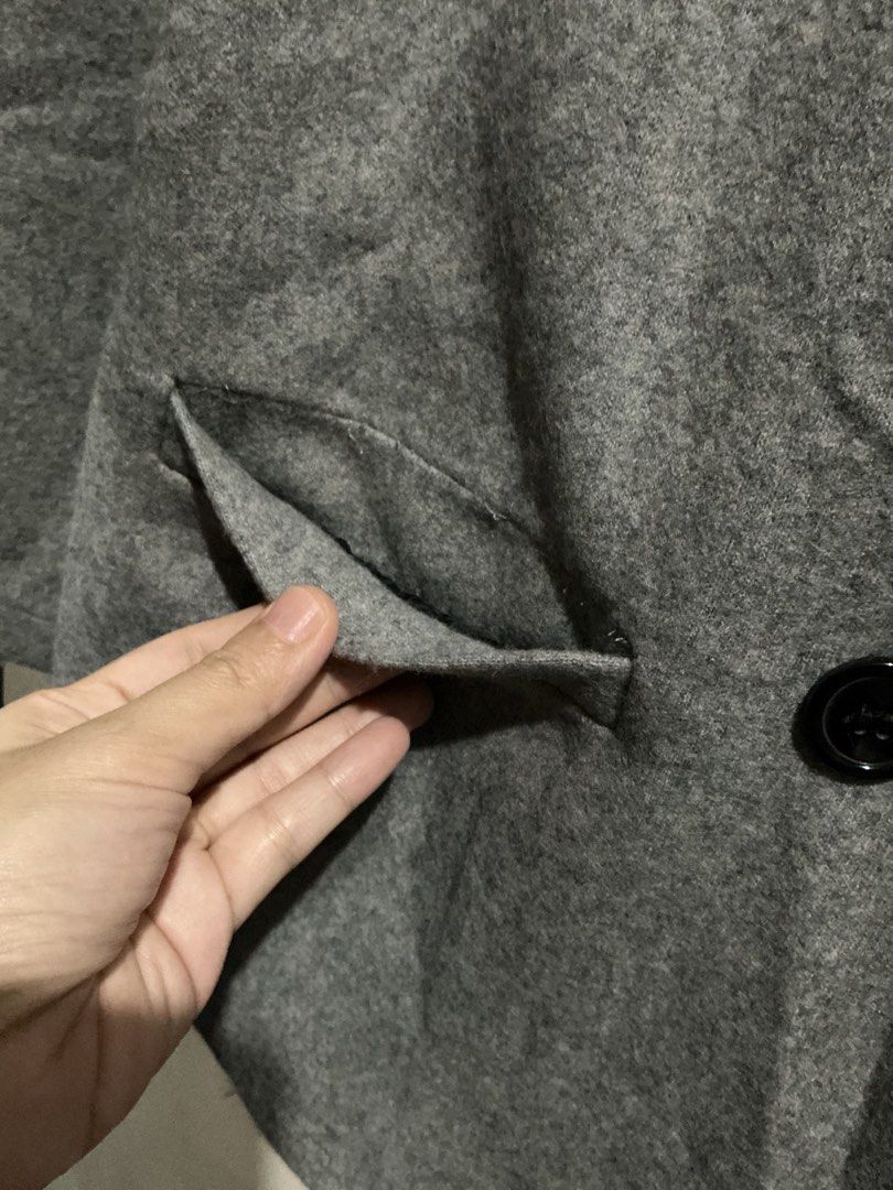 ZARA WOOL COAT (Category: Coats, Jackets and Outerwear) located in Dagupan City. Submitted by trendies_collection (Listing ID 1462008336, Image 3). Description: Brand new with hang tag Xs on tag Super kapal ng tela, pang malamig na lugar No issue.