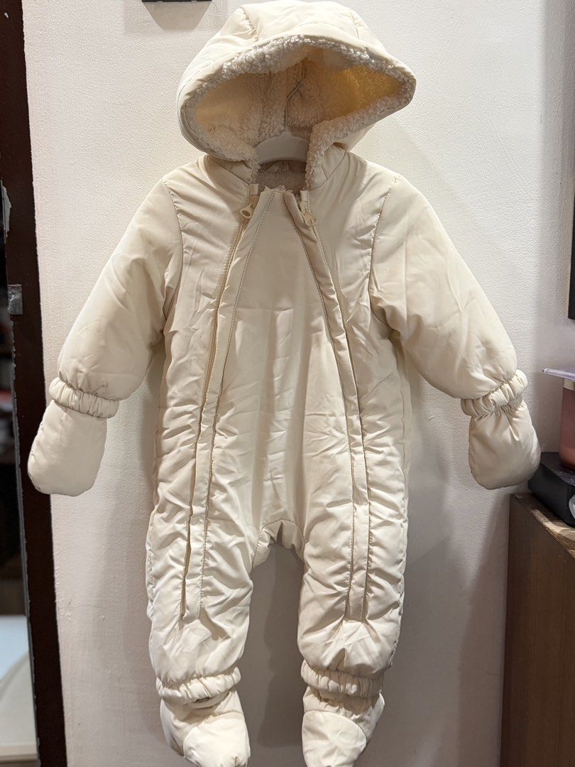 Zära puff jacket for babies (Category: Babies & Kids Fashion) located in Angeles City. Submitted by mingblln (Listing ID 1461940130, Image 3). Description: Selling ZARA puffer jackets for babies ￼ 3-6 months ₱2,000 ea only. Used once. (Negotiable) .