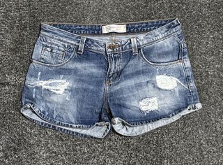 (Category: ) located in . Submitted by zellethrifts (Listing ID 1462136361, Image 1). Description: .