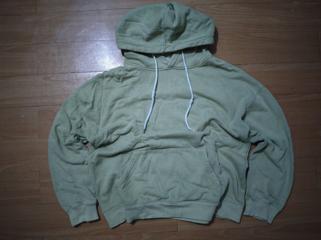 100 COTTON KANGAROO POCKET JACKET (Category: Coats, Jackets and Outerwear) located in Manila. Submitted by friperie. (Listing ID 1462127792, Image 1). Description: Disclaimer: Product Color May Slightly Vary Due to Photographic Lighting Sources or Your Monitor Settings Dm for other pictures or details..