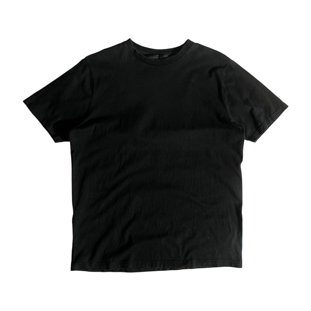 1017 ALYX 9SM Plain Basic Tee (Category: Activewear) located in Daraga. Submitted by th3cliquejunks (Listing ID 1462038544, Image 1). Description: 1017 ALYX 9SM Plain Basic Tee Tagged Size: Large Condition: 9.5/10 Color rate: 9.5/10 No flaw Measurement: Pit to pit: 22” Length: 28” - 1,780 Dm!.