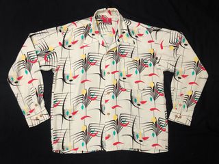 (Category: ) located in . Submitted by vintagecloset_mystore (Listing ID 1462167758, Image 1). Description: .