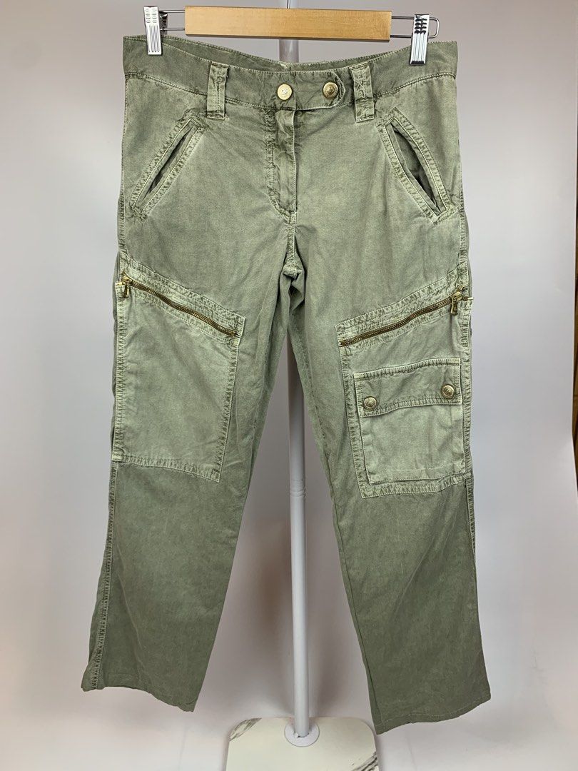 2000’s Dolce & Gabbana - Zipper Cargo Pants (Category: Luxury Apparel) located in Bacolod City. Submitted by heldatelier_ (Listing ID 1462171779, Image 1). Description: •Verygood Condition •Authentic •Tagged: 40 Waist: 30-31 Rise: 9 Inseam: 29 Length: 36 Leg Opening: 7.5 •Minimal signs of use THIERRY MUGLER JEAN PAUL GAULTIER JPG HELMUT LANG ALEXANDER MCQUEEN CAROL CHRISTIAN POELL KIKO KOSTADINOV DOLCE & GABBANA D&G RICK OWENS RAF SIMONS NUMBER N