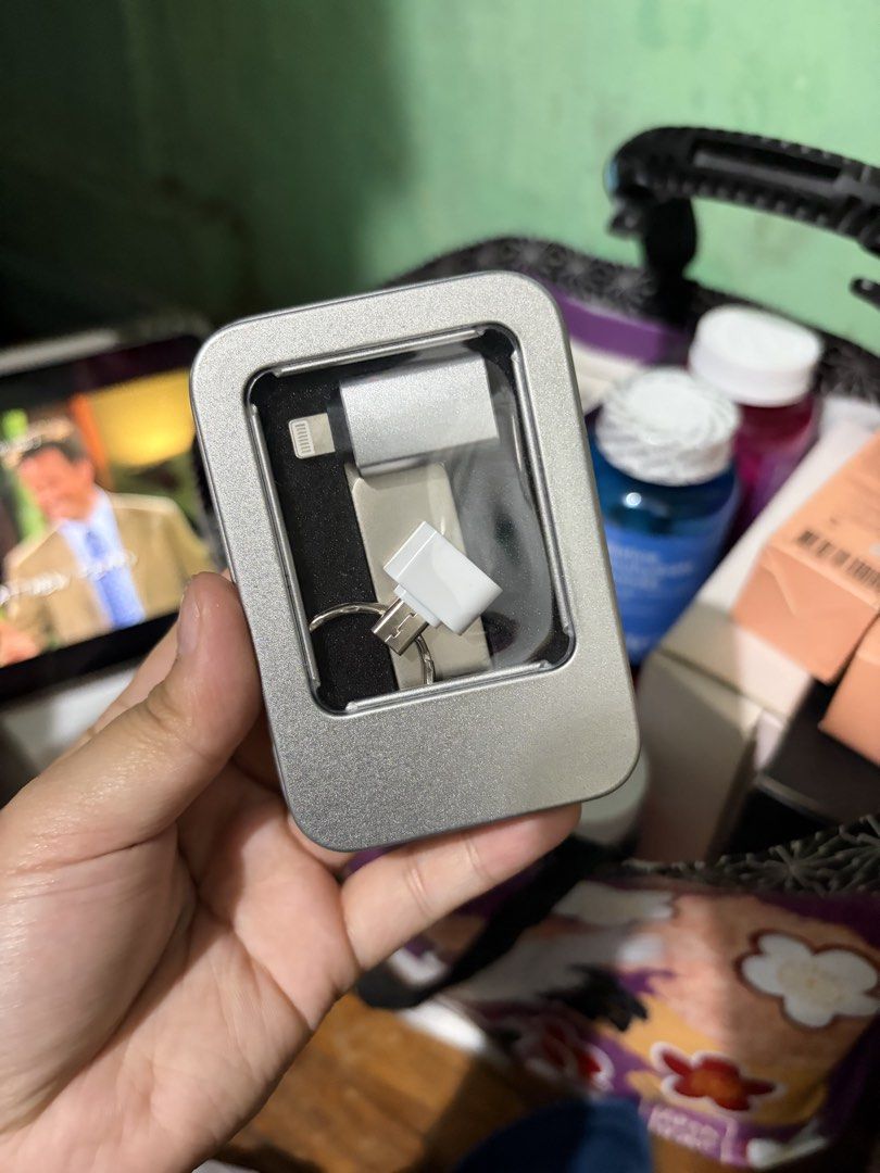 2TB Flash Drive (Category: Hard Disks & Thumbdrives) located in Quezon City. Submitted by berrystrawng (Listing ID 1462077618, Image 1). Description: used once only rfs: affiliate.