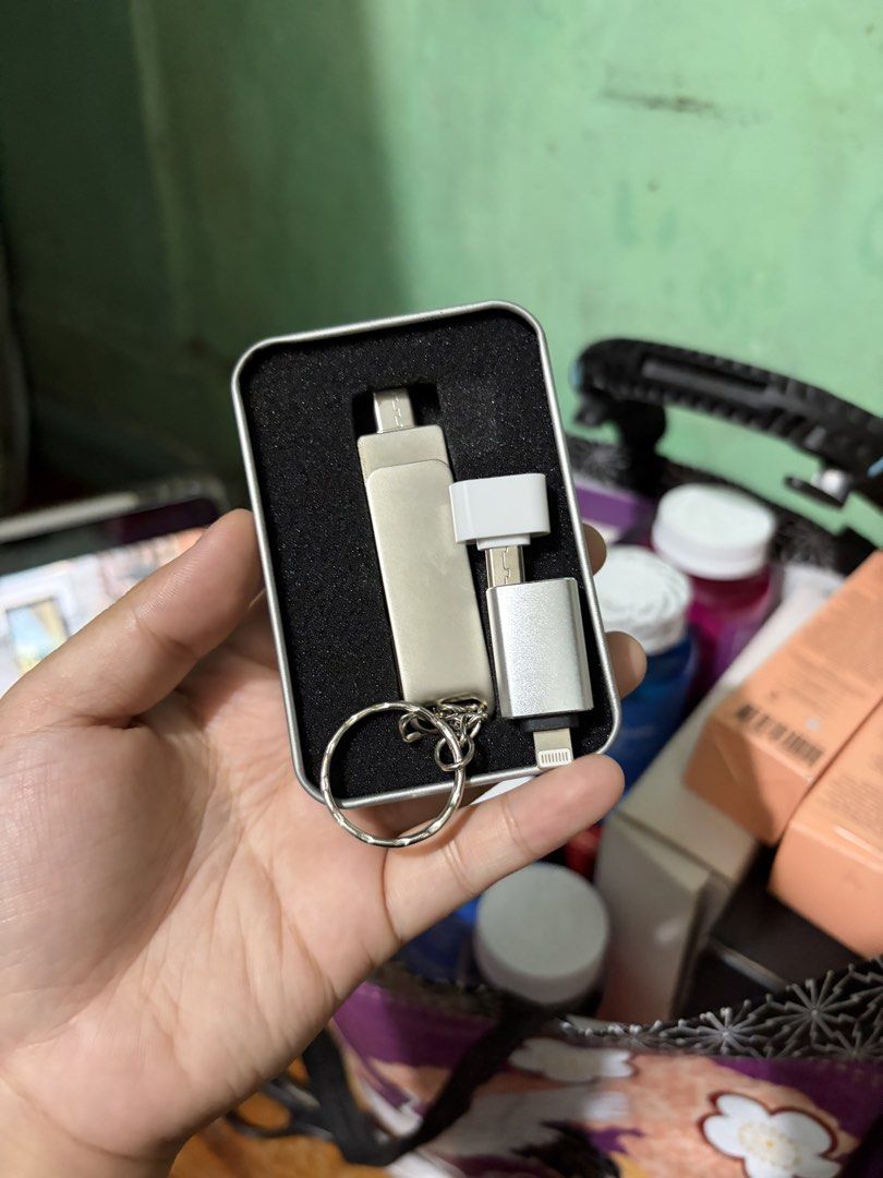 2TB Flash Drive (Category: Hard Disks & Thumbdrives) located in Quezon City. Submitted by berrystrawng (Listing ID 1462077618, Image 2). Description: used once only rfs: affiliate.