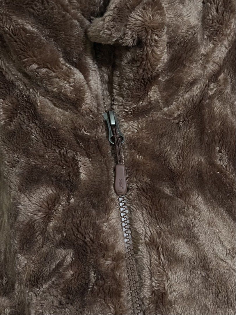 32 Degrees Fleece Jacket - Brown - Large (Category: Coats, Jackets and Outerwear) located in Naga. Submitted by rmapprl (Listing ID 1462179263, Image 2). Description: - Brand: 32 Degrees - US Sweatshirt - Color: Brown - Material: Soft Fleece - Rusty brown actual color - Style: Full zip jacket with stand-up collar - Features: Two side pockets - Size: Large Dimes (20x26) - Perfect for: Layering or standalone wear, keeping you warm.