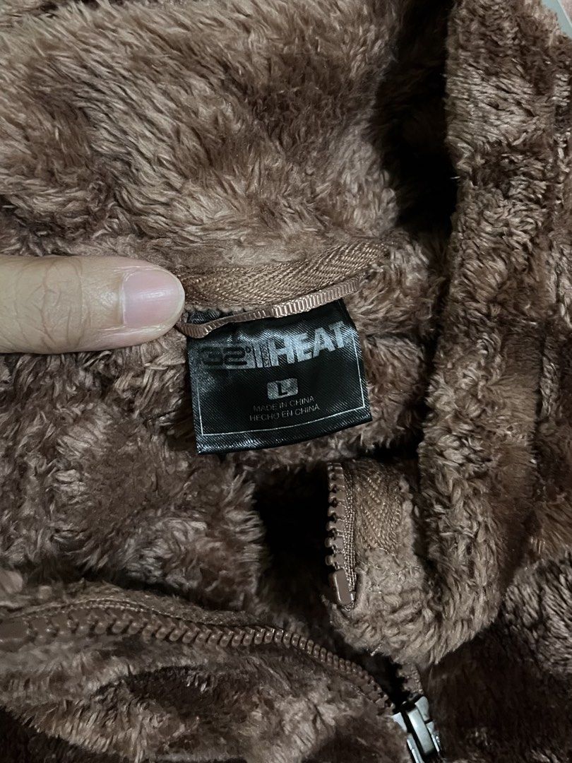 32 Degrees Fleece Jacket - Brown - Large (Category: Coats, Jackets and Outerwear) located in Naga. Submitted by rmapprl (Listing ID 1462179263, Image 3). Description: - Brand: 32 Degrees - US Sweatshirt - Color: Brown - Material: Soft Fleece - Rusty brown actual color - Style: Full zip jacket with stand-up collar - Features: Two side pockets - Size: Large Dimes (20x26) - Perfect for: Layering or standalone wear, keeping you warm.