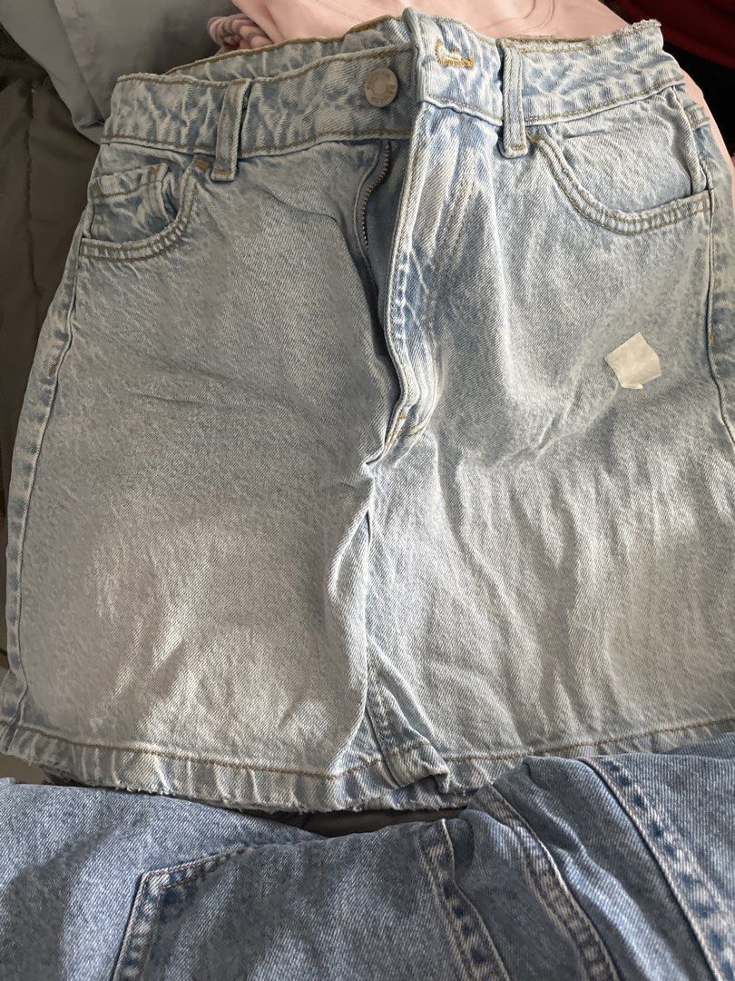 3 for Php999 Bundle of shorts and skirts (Category: Skirts) located in Pasig City. Submitted by melaiski28 (Listing ID 1462044607, Image 3). Description: - Bundle of skirts and shorts - Includes 2 light wash Zara denim skirts with button closures - Includes 2 black skirts with elastic waistbands and pockets - Ideal for versatile casual wear Sizes 28-30 3 for Php999.