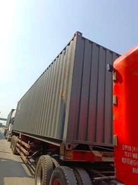 40ftr Class A Container Van/ Shipping Container for Sale (Category: Construction & Building Materials) located in Manila. Submitted by metrovan_kent (Listing ID 1462051054, Image 3). Description: 40ft Shipping Container for Sale. Great for storage or transport. Clean inside, strong outside. Ready for pickup. Standard 20ft size. Grey exterior, wood floor. Message for info..