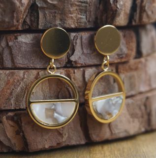 耳環 (Earrings) Collection item 3