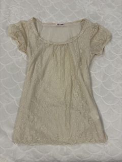 (Category: ) located in . Submitted by swansxcloset (Listing ID 1462072238, Image 1). Description: .